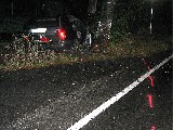 obrázek ke článku: Dopravní nehoda – rychlost, smyk, náraz do stromu a těžce zraněná posádka	