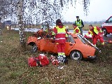 obrázek ke článku: Zdemolovaná Škodovka po nárazu do stromu u Obědovic