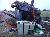 obrázek ke článku: Vlak smetl traktor na železničním přejezdu