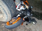 obrázek ke článku: Motorkář předjížděl zprava a střetl se s traktorem