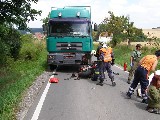 obrázek ke článku: Motorkář nepřežil čelní náraz do plně naloženého náklaďáku