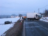 obrázek ke článku: Čelní střet nákladního a osobního vozidla nepřežil jeden člověk