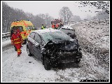 obrázek ke článku: Na sjetých pneumatikách dostal smyk a střetl se s protijedoucím vozidlem