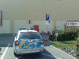 obrázek ke článku: Olomouc Kaufland parkování policie na vyhrazeném místě