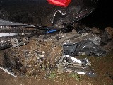 obrázek ke článku: Škoda fabia vjela pod kola kamiónu naloženého auty