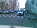 obrázek ke článku: Parkování policejního vozu v Praze